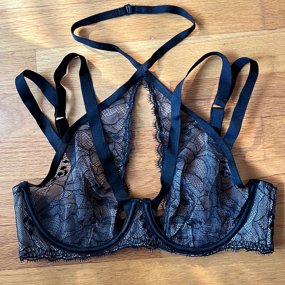 Victoria’s Secret unlined strappy halter bra - 34D